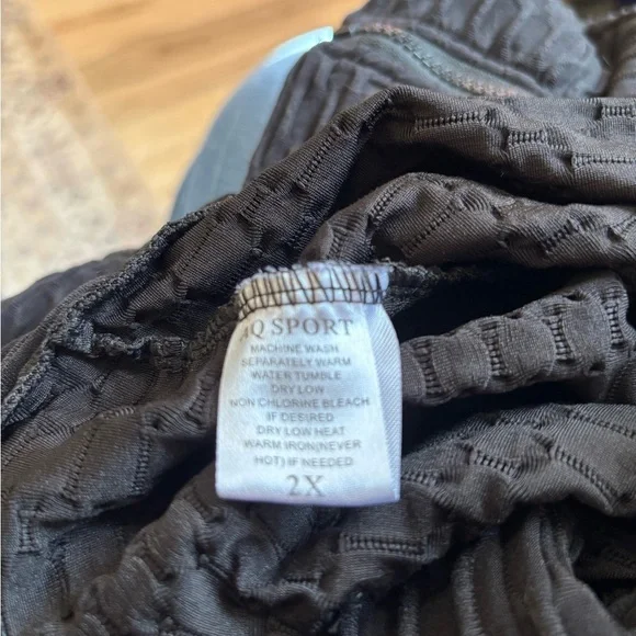 Women's Black Textured/waffled Jacket AQ Sports 2X lightweight, hood & pockets. - Picture 9 of 10